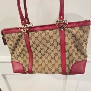 AUTHENTIC 🤩😍Gucci Beige and Red GG Monogram Shoulder Bag